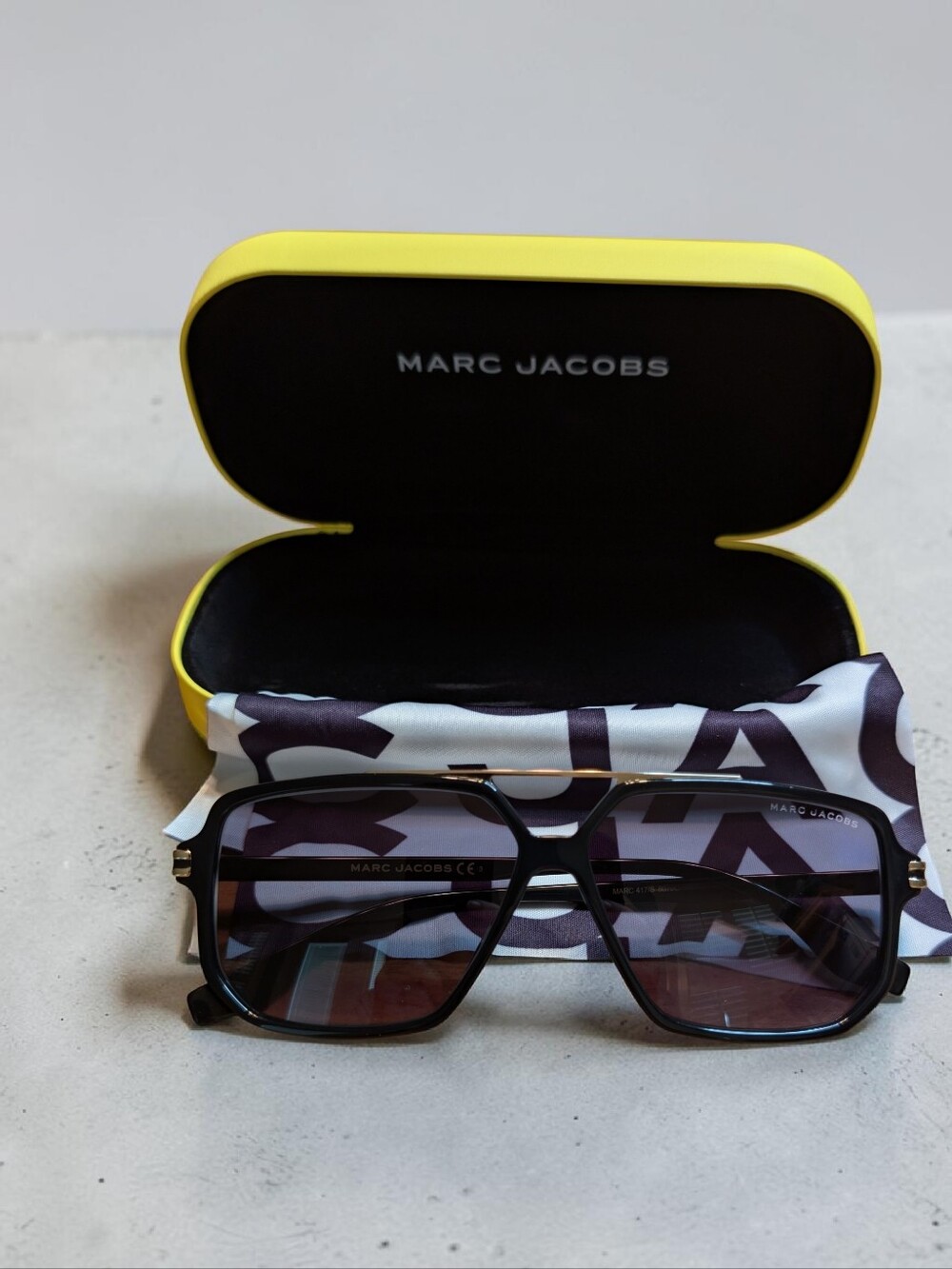 Marc Jacobs Black Aviator Sunglasses with Yellow Case and Logo Cloth